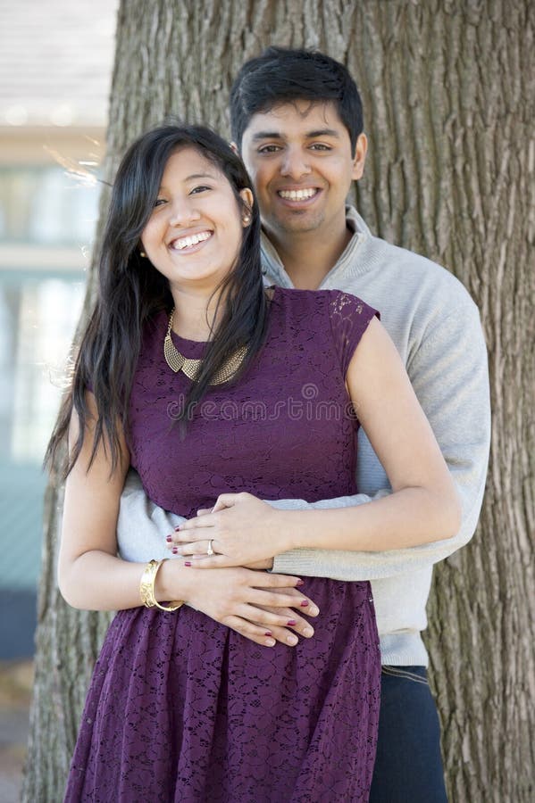 Featured image of post Couple Pic Pose Image Download Hd / Couple photography is about connection, interaction, and feelings between two people.