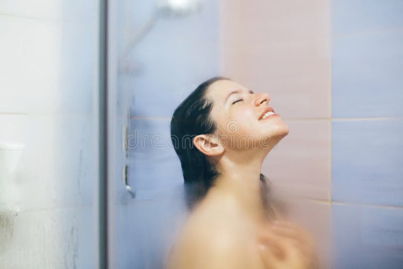 Hot Chicks In The Shower