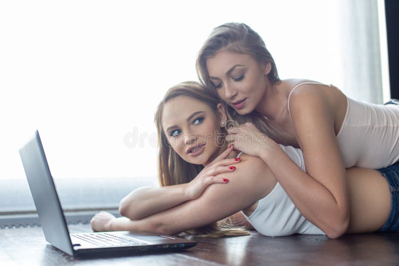 Lesbians Playing With Eachother