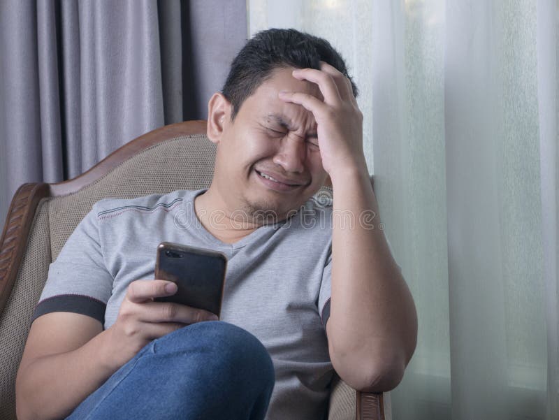 Boyfriend’s sudden ghosting causes hurt and confusion Boyfriend’s sudden ghosting causes hurt and confusion