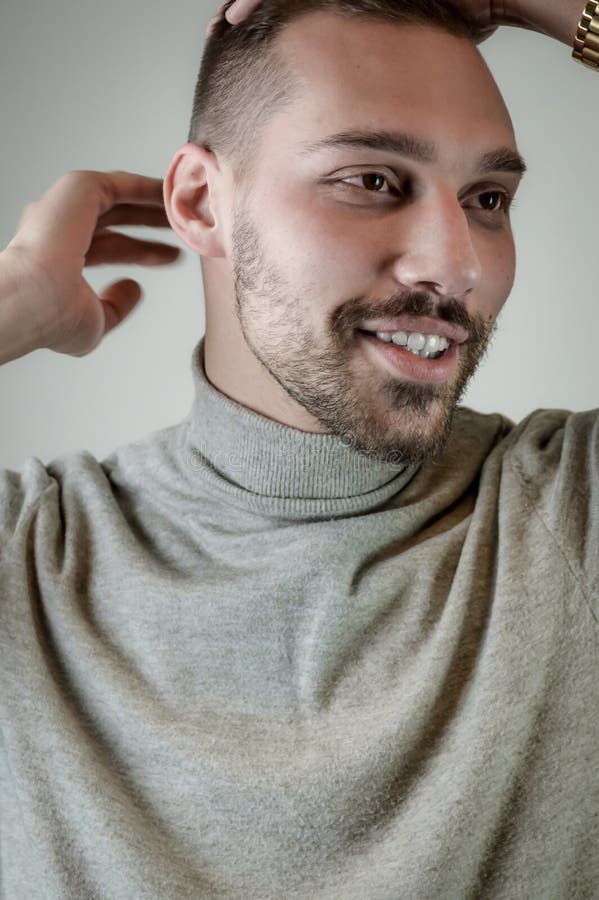 20 Hairstyles with Short Beards