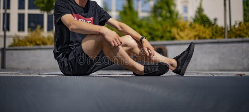 Young Man Wearing Vans Old Skool Editorial Stock Image - Image of feet,  reflection: 168876229