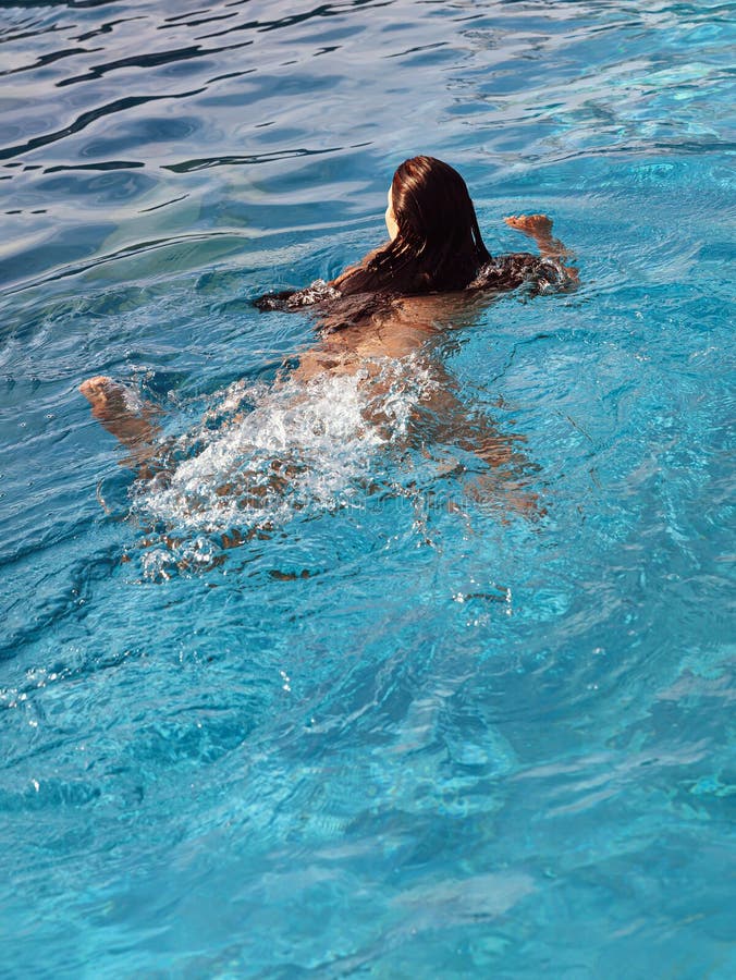 Naked Girl Swimmers Naked Girl Swimmers