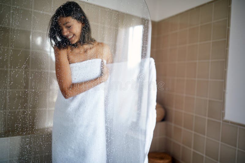 Sexy Girls In The Shower