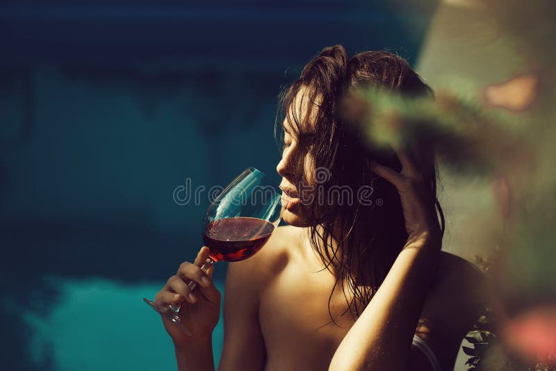 cocaína Tentáculo puesta de sol 1,296 Sexy Girl Drinking Wine Stock Photos - Free & Royalty-Free Stock  Photos from Dreamstime