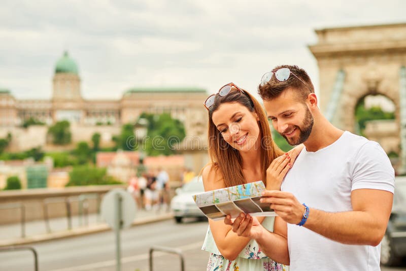 Young tourist couple