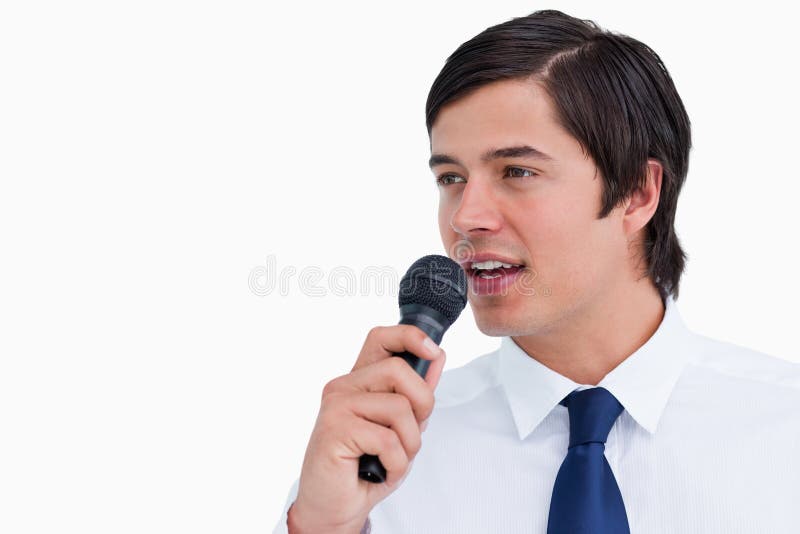 Vocal man. Говорит в микрофон. Микрофон Хесуса.