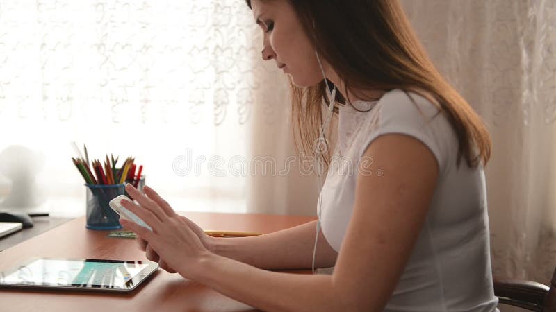 Young woman use a iPhone 6