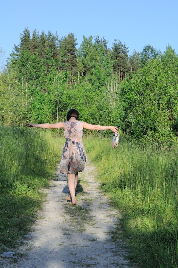 sandale walk in the city