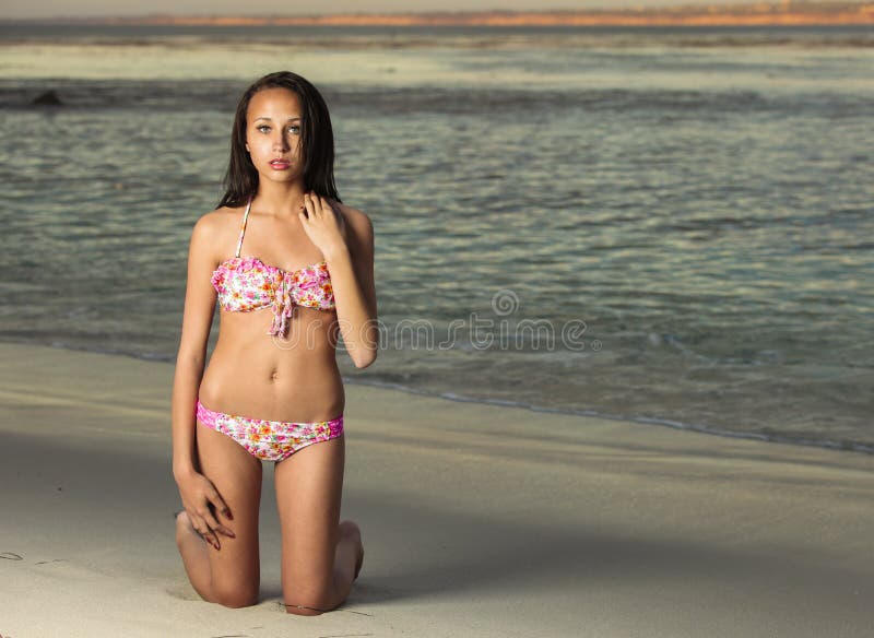 Young Juniors Models Swimsuits Teens