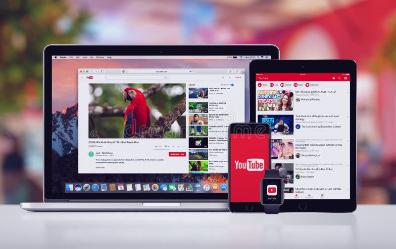YouTube на вахте и Macbook Яблока iPad iPhone 7 Яблока Pro Pro стоковые фото YouTube на вахте и Macbook Яблока iPad iPhone 7 Яблока Pro Pro стоковые фото