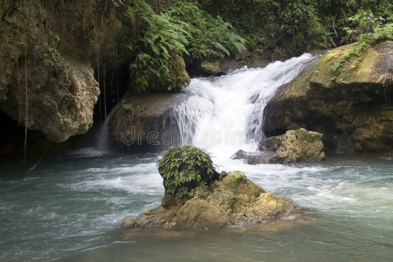 YS Fluss-Wasserfall lizenzfreie stockfotografie