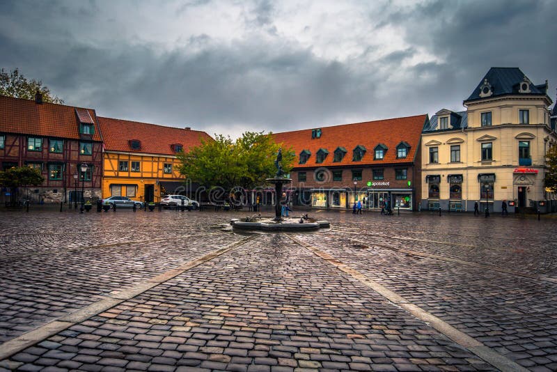 Ystad - 22 Oktober, 2017: Historisch centrum van de stad van Ystad in Skane, Zweden stock fotografie