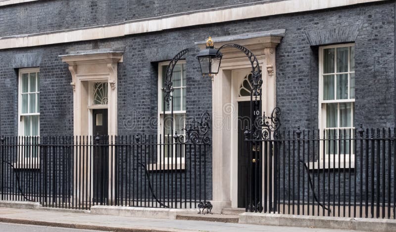 Yttersida av 10 Downing Street, den officiella uppeh? llet och kontoret av premi? rministern av UK fotografering för bildbyråer