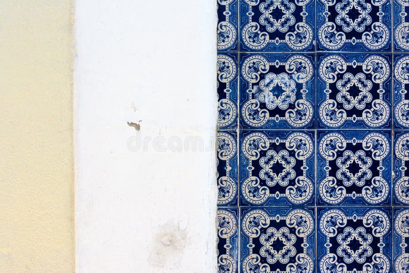 Yttre berömd detaljarkitektur för portugisiska traditionella tegelplattor vektor illustrationer Yttre berömd detaljarkitektur för portugisiska traditionella tegelplattor vektor illustrationer