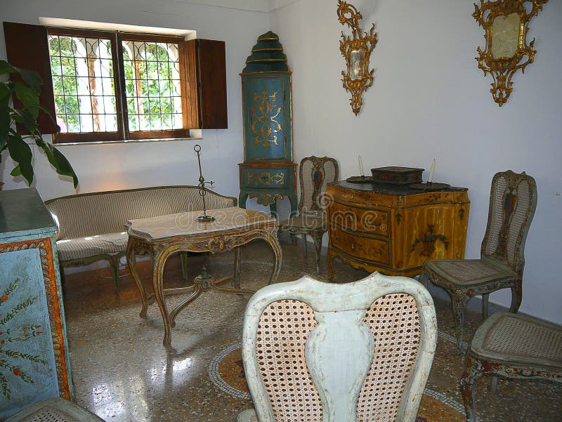 Zaal van een Villa in Anacapri op het Eiland van Capri in de baai van Napels Italië stock foto Zaal van een Villa in Anacapri op het Eiland van Capri in de baai van Napels Italië stock foto
