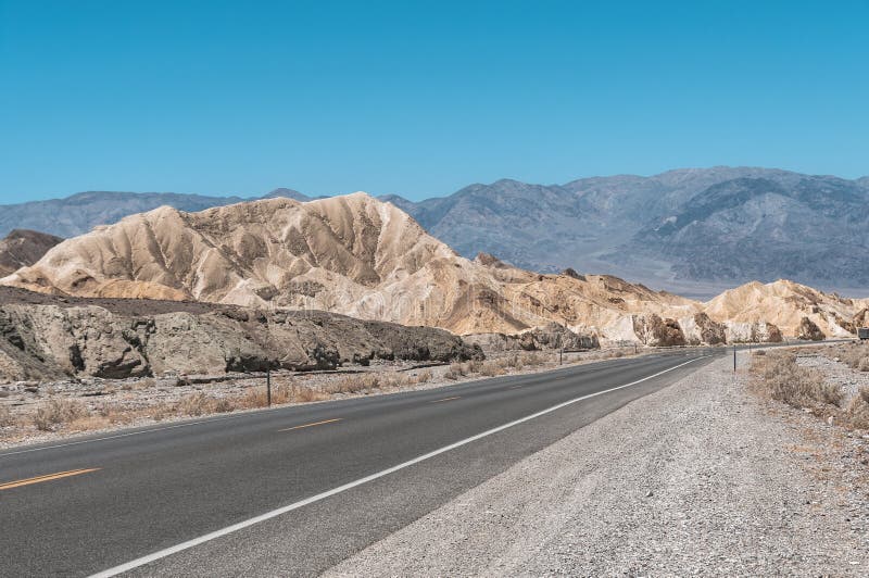 Zabriskie pekar, den Death Valley nationalparken, Kalifornien fotografering för bildbyråer Zabriskie pekar, den Death Valley nationalparken, Kalifornien fotografering för bildbyråer