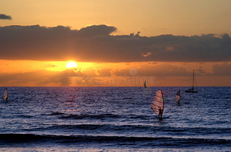 Zachód słońca widnsurfing