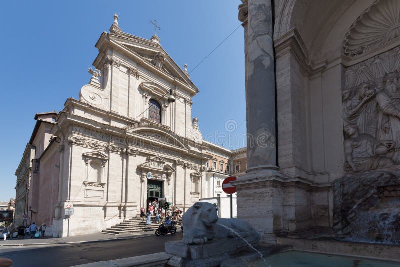 Zadziwiający widok Chiesa Di Santa Maria della Vittoria w Rzym, Włochy obraz stock Zadziwiający widok Chiesa Di Santa Maria della Vittoria w Rzym, Włochy obraz stock