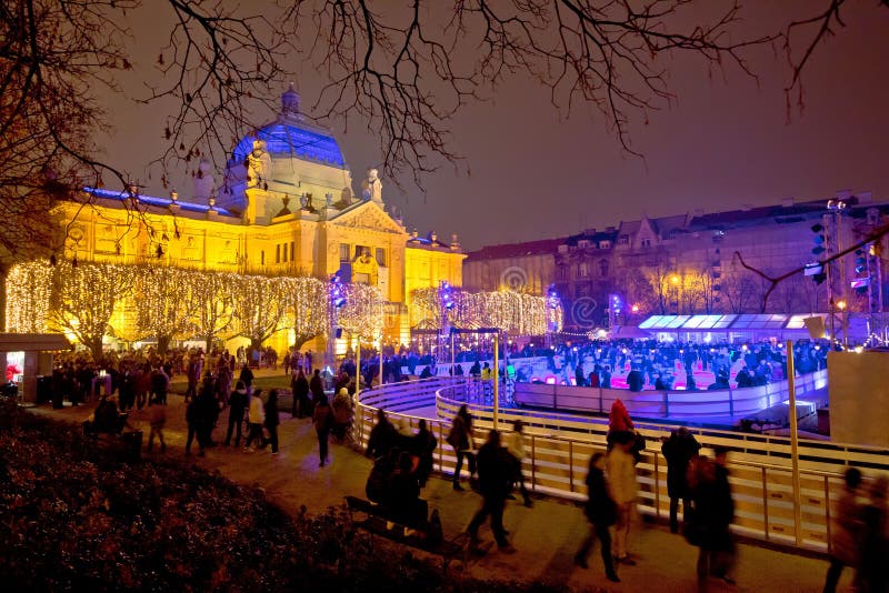 Zagreb julis parkerar aftonsikt royaltyfri fotografi