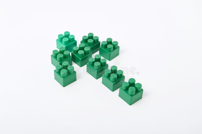 Zahlen von einem farbigen Würfeldesigner auf einem weißen Hintergrund stockbilder