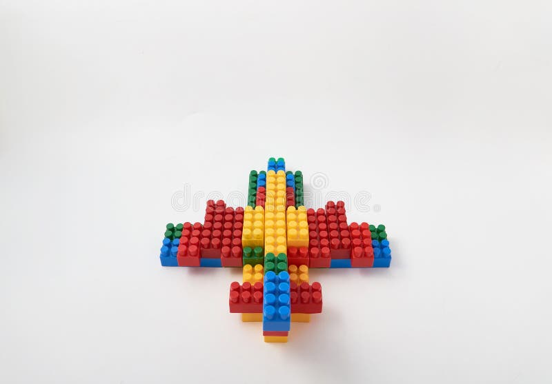 Zahlen von einem farbigen Würfeldesigner auf einem weißen Hintergrund stockbild