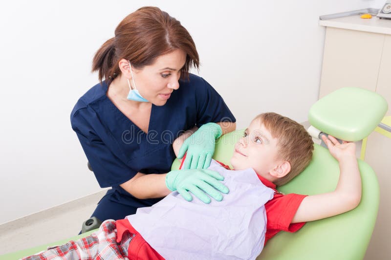 Zahnarzt Frau Bringt Kinder Um
