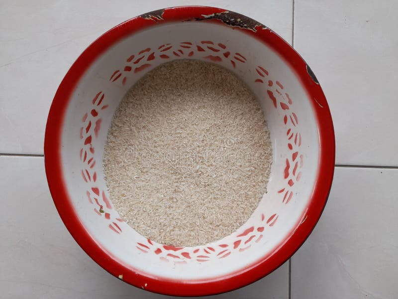 Zakat rice in the basin. Zakat rice in the basin
