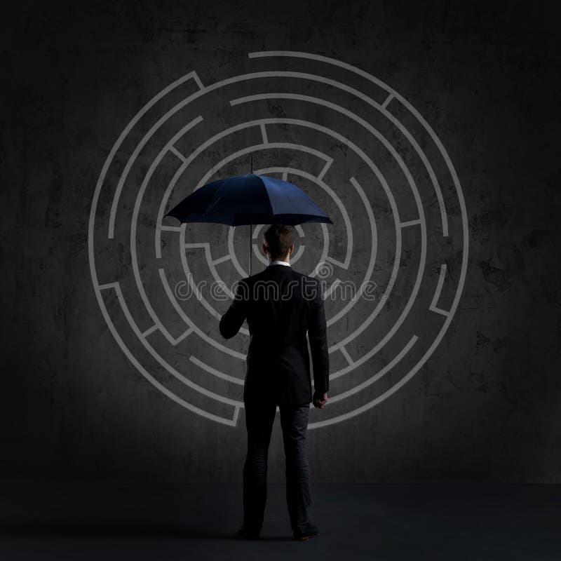 Zakenman met Paraplu Zwarte achtergrond met copyspace Busi royalty-vrije stock afbeelding Zakenman met Paraplu Zwarte achtergrond met copyspace Busi royalty-vrije stock afbeelding