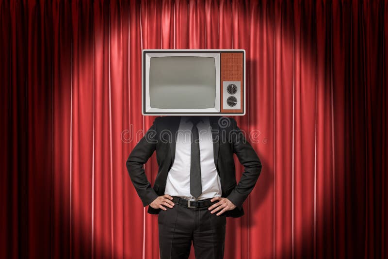 Zakenman met uitstekende TV-reeks in plaats van hoofd op de rode achtergrond van stadiumgordijnen stock foto's Zakenman met uitstekende TV-reeks in plaats van hoofd op de rode achtergrond van stadiumgordijnen stock foto's
