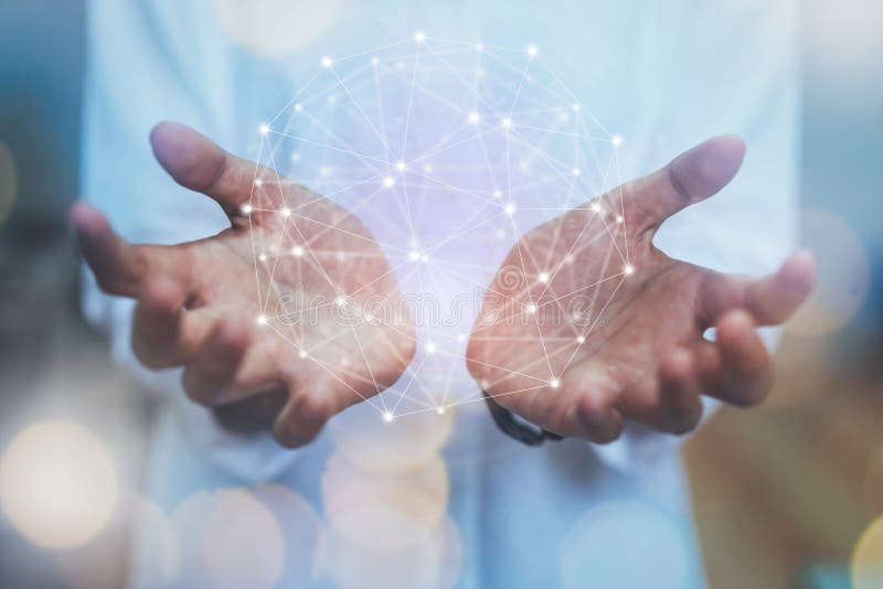 Zakenmanhand die de verbinding van het kaartnetwerk, concepten sociaal media diagram gebruiken royalty-vrije stock foto Zakenmanhand die de verbinding van het kaartnetwerk, concepten sociaal media diagram gebruiken royalty-vrije stock foto
