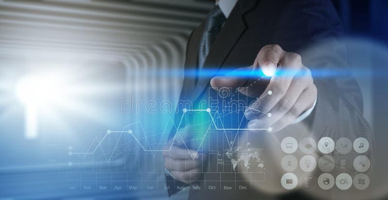 Zakenmanhand die met nieuwe moderne computer werken royalty-vrije stock afbeelding Zakenmanhand die met nieuwe moderne computer werken royalty-vrije stock afbeelding