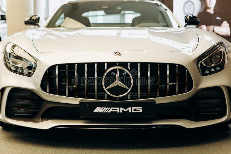 Zakończenie nowy biały Mercedes-Benz AMG GT obrazy stock Zakończenie nowy biały Mercedes-Benz AMG GT obrazy stock