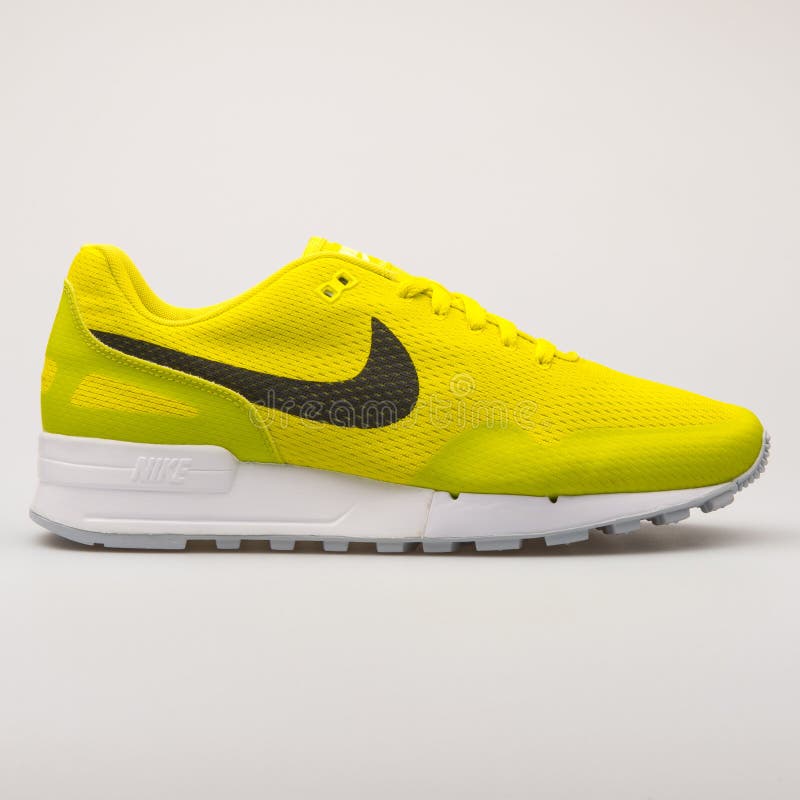 Zapatilla De Deporte Amarilla De Nike Air Pegasus 89 Imagen - Imagen de cuero, deportes: