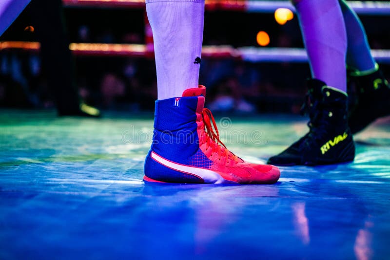Zapatos De Boxeo Puma Un Combate De Boxeo El Equipo Nacional De Armenia Ucrania Foto - Imagen de honestidad, ciudad: 209537801