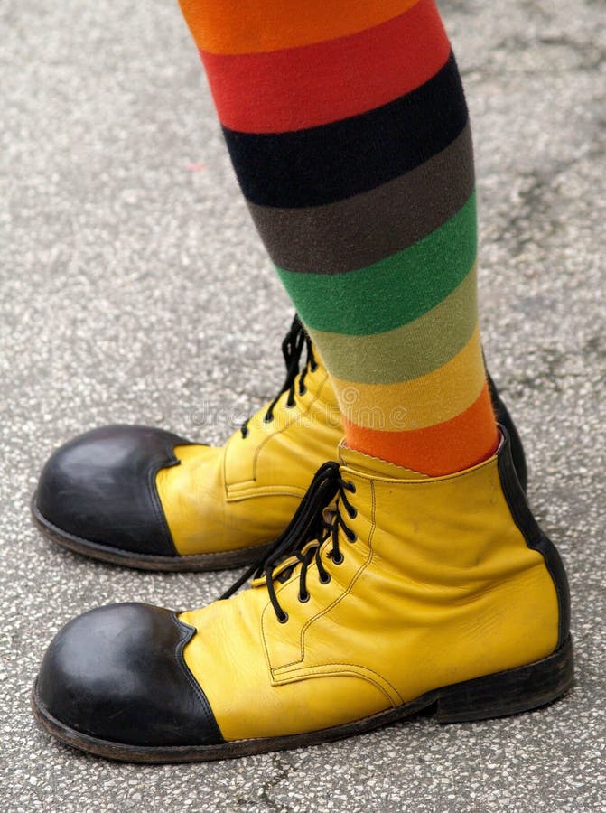 Zapatos del payaso foto de archivo. Imagen de zapatos colores