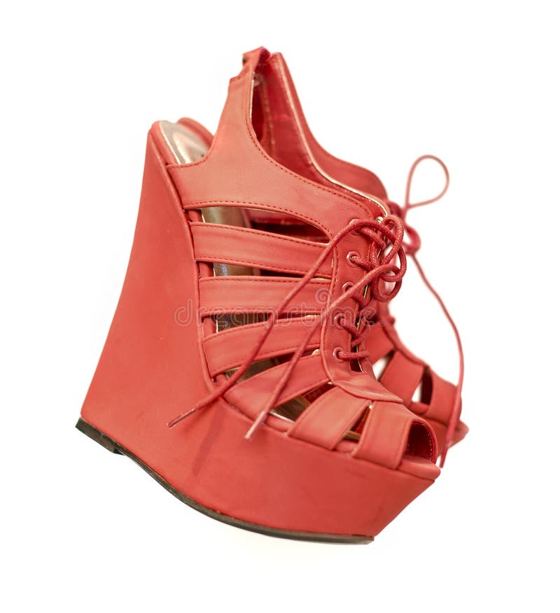 Zapatos Rojos Del Tacón De Cuña De La Moda De Las Señoras Foto de archivo Imagen de encanto: 38624952