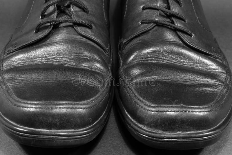 Zapatos Viejos Del Hombre Negro View Foto de archivo Imagen de zapato, utilizado: