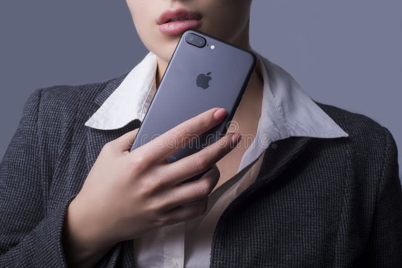 1 965 Girl Holding Iphone Photos Free Royalty Free Stock Photos From Dreamstime 1 965 Girl Holding Iphone Photos Free Royalty Free Stock Photos From Dreamstime