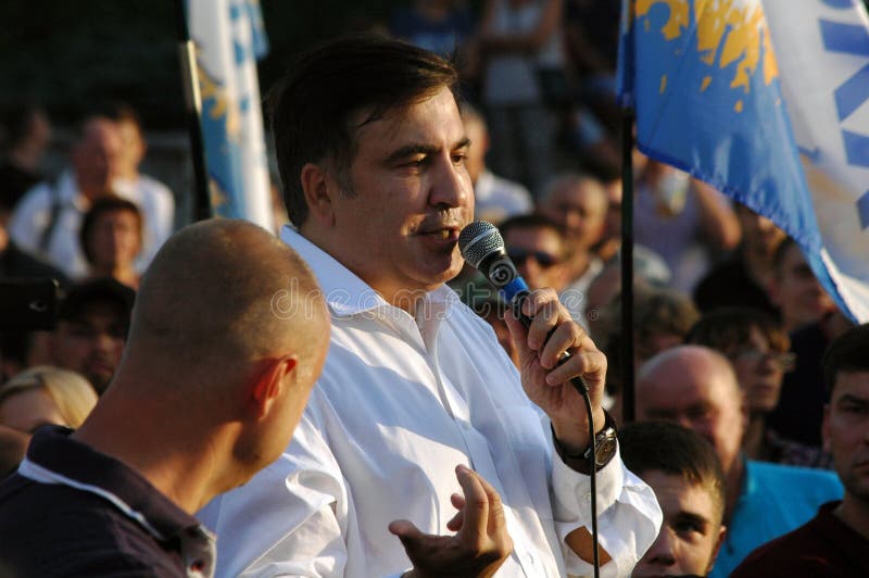 ZAPORIZHIA, †de UCRÂNIA “21 de setembro de 2017: Reunião política de Mikheil Saakashvili com os povos no quadrado no centro de foto de stock royalty free ZAPORIZHIA, †de UCRÂNIA “21 de setembro de 2017: Reunião política de Mikheil Saakashvili com os povos no quadrado no centro de foto de stock royalty free