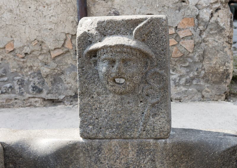 Zbliżenia społeczeństwa wodna pije fontanna, Scavi Di Pompei obraz royalty free Zbliżenia społeczeństwa wodna pije fontanna, Scavi Di Pompei obraz royalty free