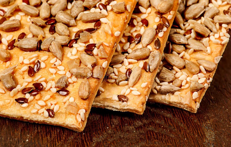 Zbliżenia zboża ciastka z ziarnami fotografia stock Zbliżenia zboża ciastka z ziarnami fotografia stock