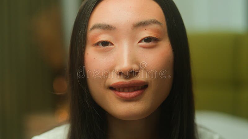 Zbliżenie portret azjatycka japońska kobieta 20s gen z dziewczyna młoda studentka biznesmen dama chińska koreańska kobieta obrazy stock
