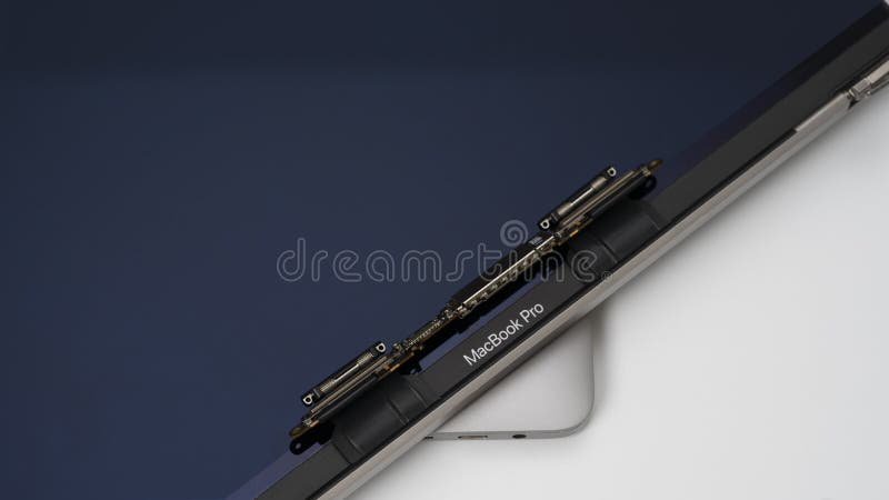 Zdemontowany monitor apple macbook pro fotografia stock