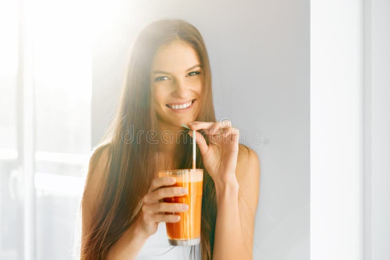 Zdrowy Styl życia Kobieta Pije Świeżego Detox sok Jedzenie, dieta