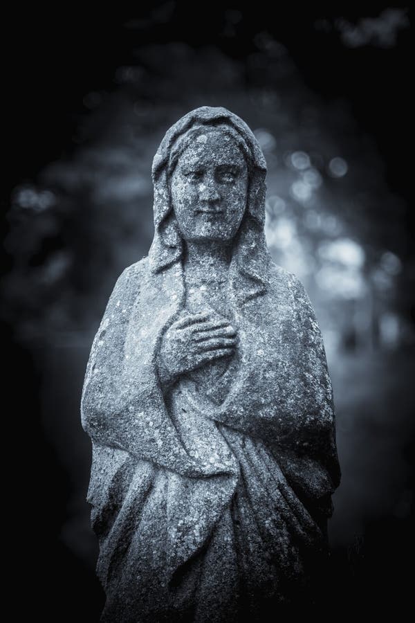 Zeer oud steenbeeld van Maagd Mary royalty-vrije stock foto's