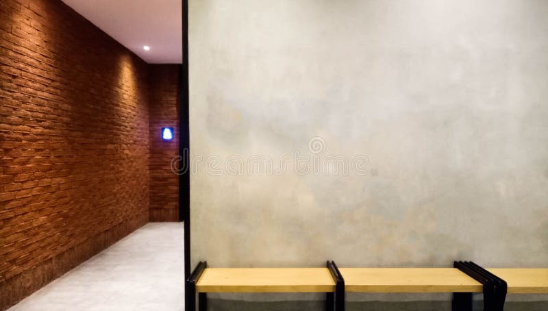 Zement-Wand innen und Korridor durch rote Ziegelmauer stockfoto Zement-Wand innen und Korridor durch rote Ziegelmauer stockfoto