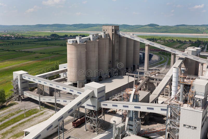 Zementfabrik lizenzfreies stockfoto Zementfabrik lizenzfreies stockfoto
