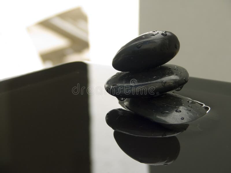 Black zen kamene vody s tieň.