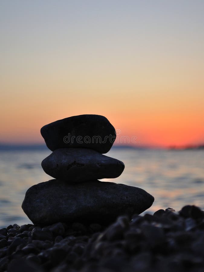 Zenstenar på stranden royaltyfria bilder Zenstenar på stranden royaltyfria bilder